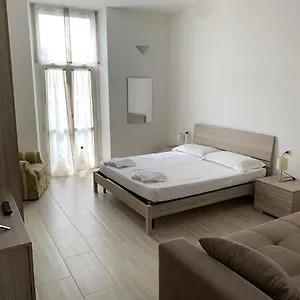 https://naviglio-milano-apartment.italymilanhotels.net